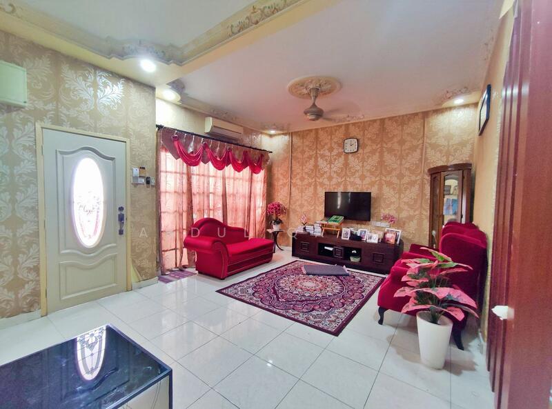 2-storey Terraced House for Sale in Bandar Baru Bangi (Selangor) - Abdul Qadir - Living Room - PropertyGuru.com.my
