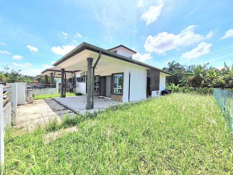 Semi-Detached House for Sale in Banting (Selangor) - Azman Ahmad - Exterior - PropertyGuru.com.my