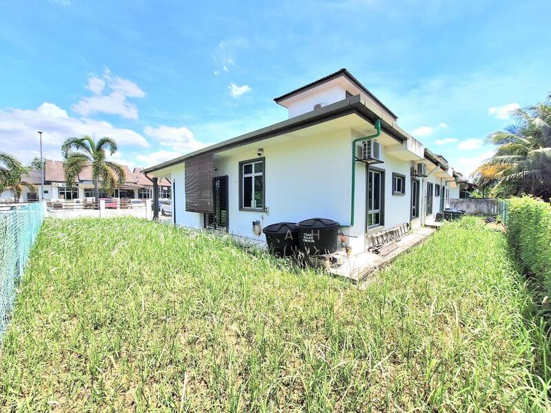 Semi-Detached House for Sale in Banting (Selangor) - Azman Ahmad - Exterior - PropertyGuru.com.my
