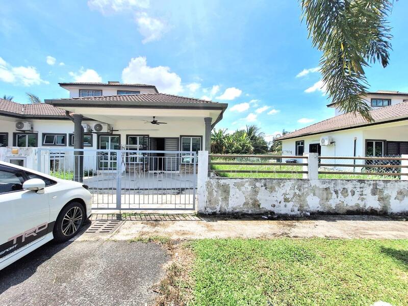 Semi-Detached House for Sale in Banting (Selangor) - Azman Ahmad - Exterior - PropertyGuru.com.my