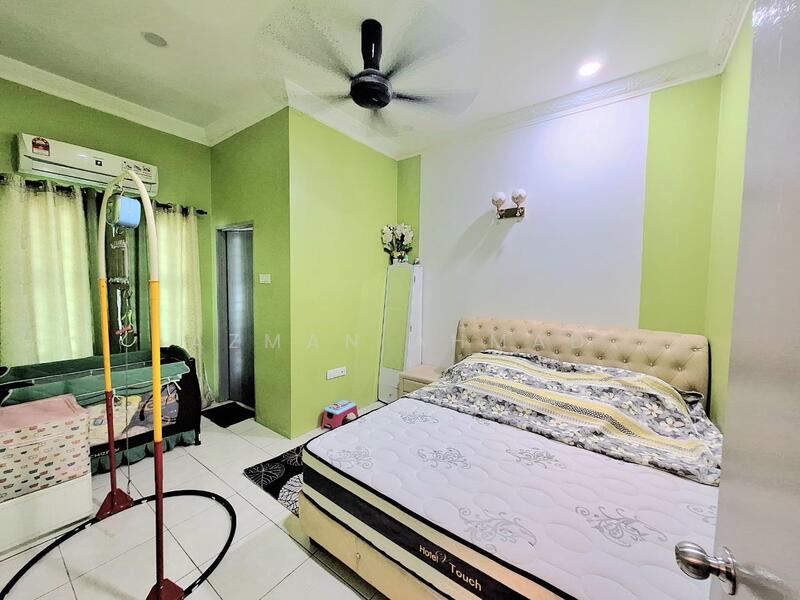 Semi-Detached House for Sale in Banting (Selangor) - Azman Ahmad - Bedroom - PropertyGuru.com.my