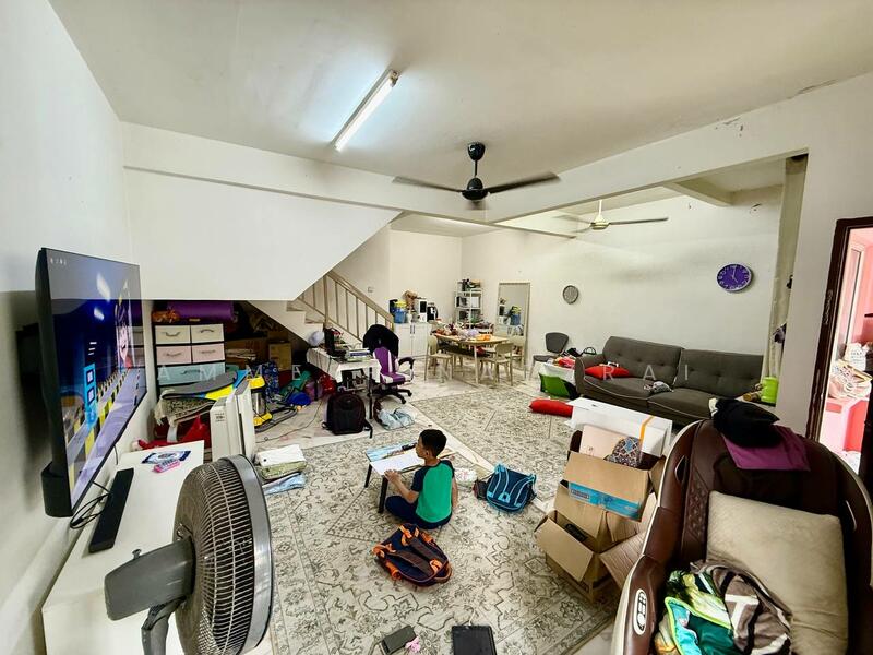 2-storey Terraced House for Sale in Kajang (Selangor) - Ammeer Nadzrai - Living Room - PropertyGuru.com.my