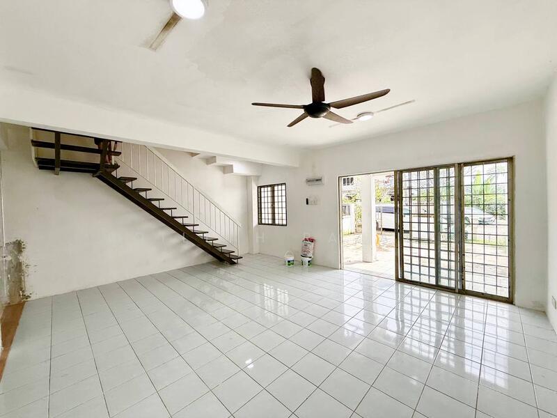 2-storey Terraced House for Sale in Taman Impian Indah (Sungai Buloh) - Aqillah Razali - Living Room - PropertyGuru.com.my