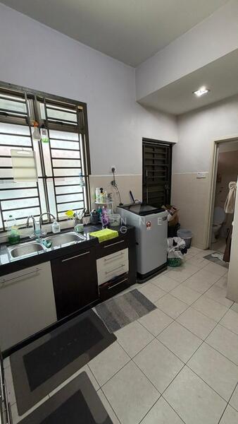 Taman Mount Austin untuk Untuk Disewa - RM 2,500 /bulan, Feb 2026 - Kitchen - PropertyGuru.com.my