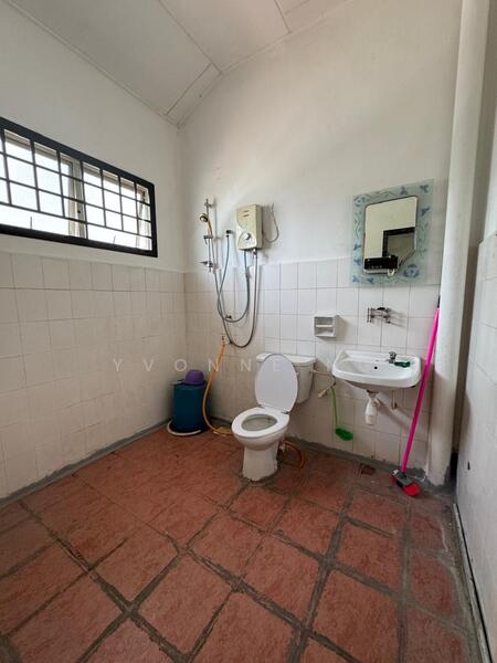Taman Megah Ria untuk Untuk Disewa - RM 2,300 /bulan, Feb 2026 - Bathroom - PropertyGuru.com.my