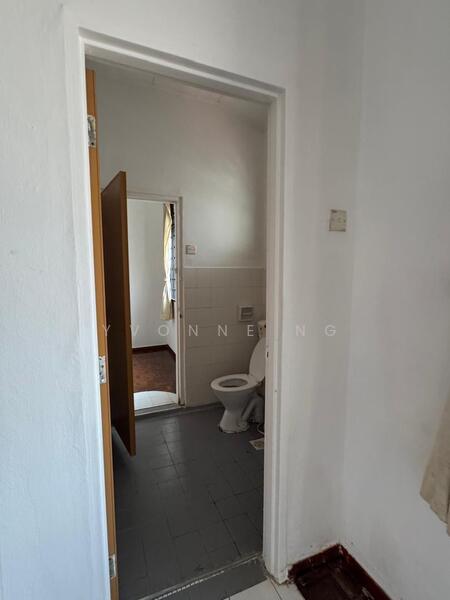 Taman Megah Ria untuk Untuk Disewa - RM 2,300 /bulan, Feb 2026 - Bathroom - PropertyGuru.com.my