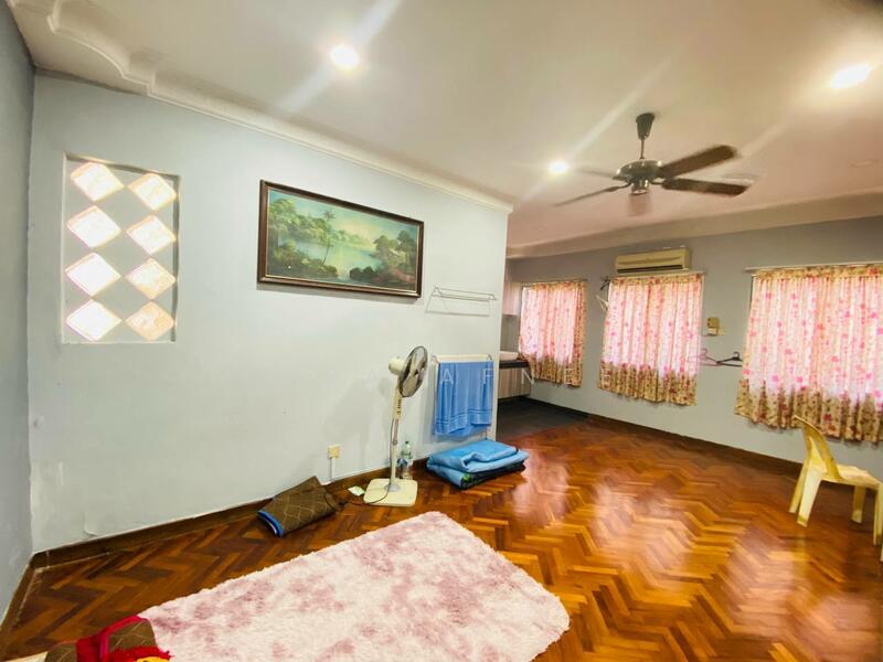 Bungalow for Sale in Kuala Lumpur (Kuala Lumpur) - Kyra Afnee - Living Room - PropertyGuru.com.my