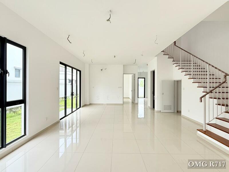 Terraced House for Sale in Setia Alam (Selangor) - Cassey Lim - Living Room - PropertyGuru.com.my