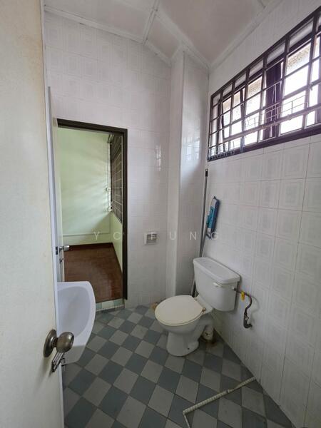 2-storey Terraced House for Sale in Taman Perling (Perling) - YC Fung - Bathroom - PropertyGuru.com.my