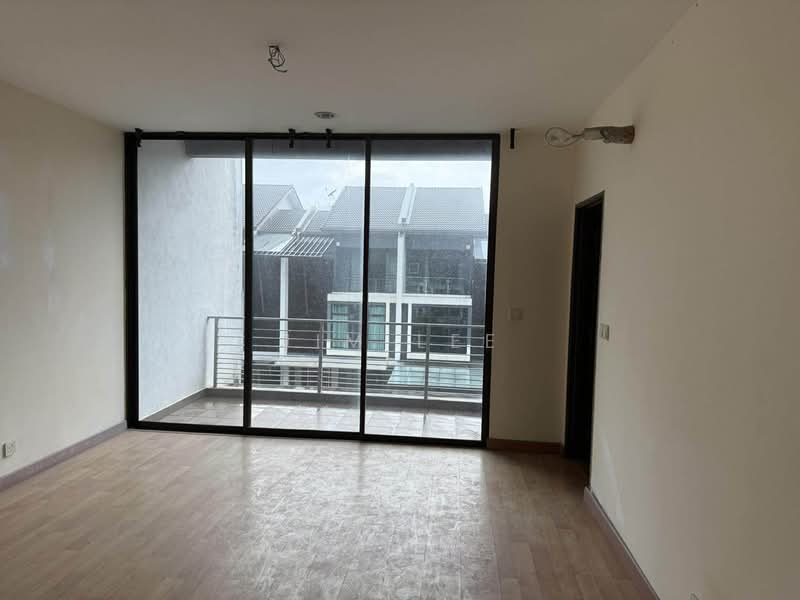 3-storey Terraced House for Sale in Batu Caves (Selangor) - Jim Lee - Balcony - PropertyGuru.com.my