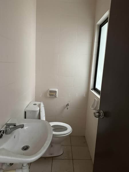3-storey Terraced House for Sale in Batu Caves (Selangor) - Jim Lee - Bathroom - PropertyGuru.com.my