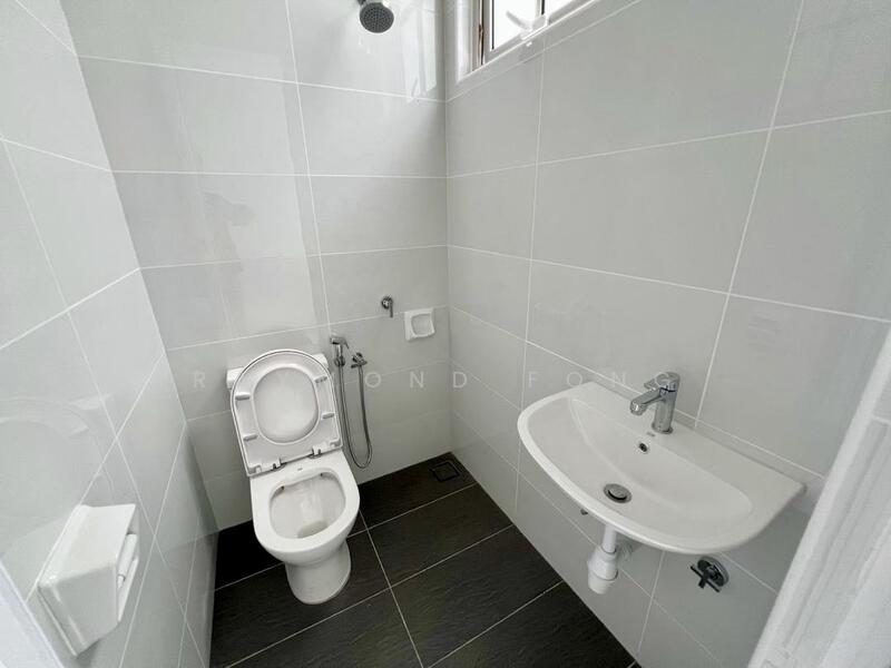 Semi-Detached House for Sale in Taman Ekoflora (Johor Bahru) - Raymond Fong - Bathroom - PropertyGuru.com.my