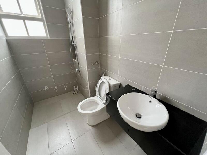 Semi-Detached House for Sale in Taman Ekoflora (Johor Bahru) - Raymond Fong - Bathroom - PropertyGuru.com.my