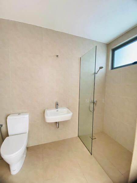 Semi-Detached House for Sale in Shah Alam (Selangor) - Kyra Afnee - Bathroom - PropertyGuru.com.my