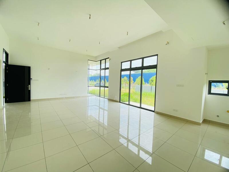 Semi-Detached House for Sale in Shah Alam (Selangor) - Kyra Afnee - Living Room - PropertyGuru.com.my