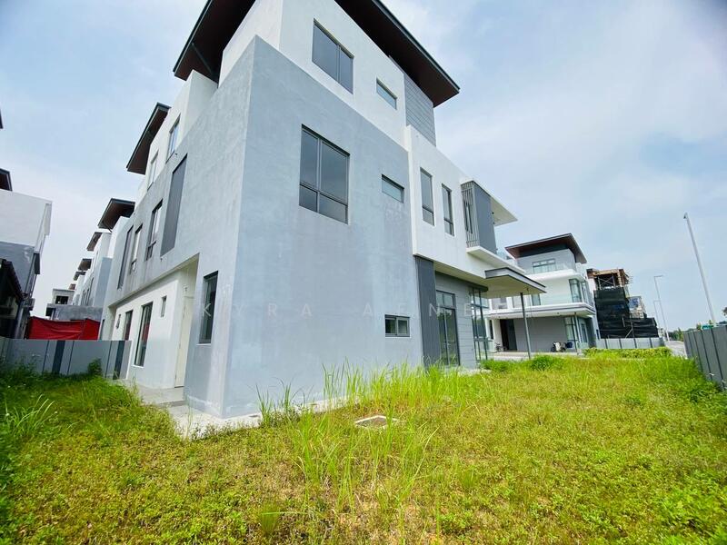 Semi-Detached House for Sale in Shah Alam (Selangor) - Kyra Afnee - Exterior - PropertyGuru.com.my