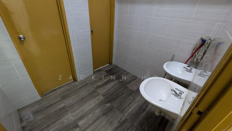 Factory for Rent in Taman Perindustrian Pulau Indah (Klang) - Zackinn Hoi - Bathroom - PropertyGuru.com.my
