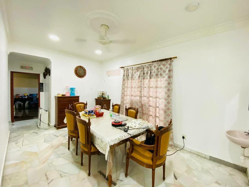 Bungalow for Sale in Shah Alam (Selangor) - Kyra Afnee - Dining Room - PropertyGuru.com.my