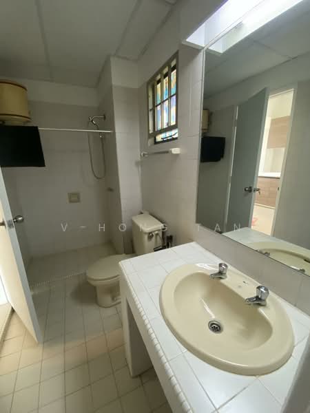 Kristal Court Robson Heights untuk Untuk Disewa - RM 1,750 /bulan, Feb 2026 - Bathroom - PropertyGuru.com.my