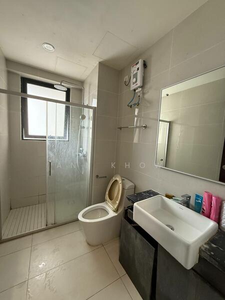 Condominium for Rent at Amberside @ Country Garden Danga Bay - Ann Khow - Bathroom - PropertyGuru.com.my