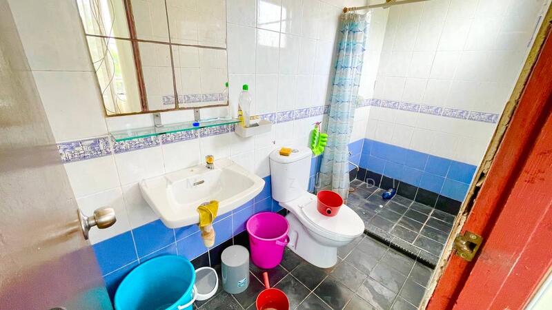 2-storey Terraced House for Sale in Taman Puchong Prima (Puchong) - AIMAN ZUHDI - Bathroom - PropertyGuru.com.my