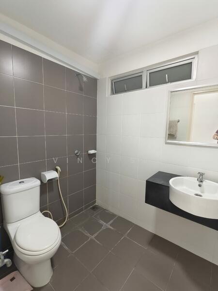Apartment for Sale at Idaman Residence - Vincy Sia - Bathroom - PropertyGuru.com.my
