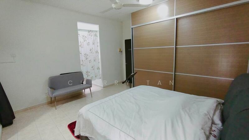 2-storey Terraced House for Sale in Bukit Jelutong (Shah Alam) - Cherry Tan - Bedroom - PropertyGuru.com.my