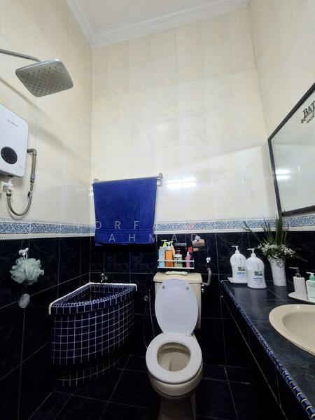 Terraced House for Sale in Klang (Selangor) - Norfaizah Ahmad - Bathroom - PropertyGuru.com.my