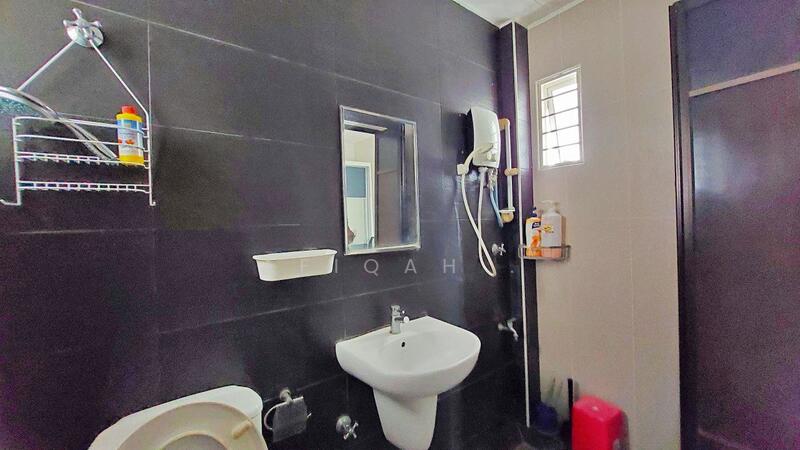 2.5-storey Terraced House for Sale in Taman Setiawangsa (Setiawangsa) - Afiqah . - Bathroom - PropertyGuru.com.my