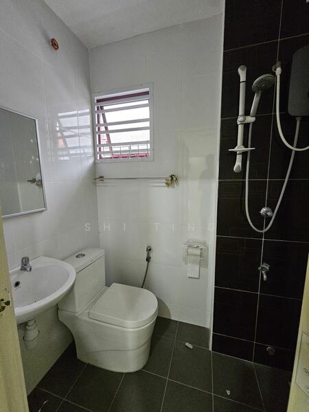 2-storey Terraced House for Sale in Mutiara Rini (Skudai) - Shi Ting - Bathroom - PropertyGuru.com.my