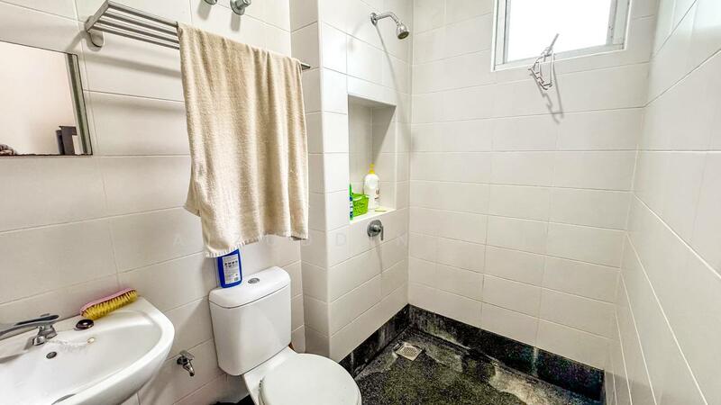 2-storey Terraced House for Sale in Bandar Saujana Putra (Tanjong Duabelas) - Aizuddin Ali - Bathroom - PropertyGuru.com.my