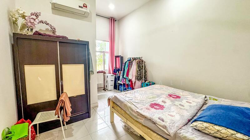 2-storey Terraced House for Sale in Bandar Saujana Putra (Tanjong Duabelas) - Aizuddin Ali - Bedroom - PropertyGuru.com.my