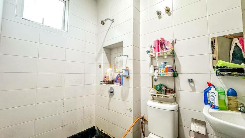 2-storey Terraced House for Sale in Bandar Saujana Putra (Tanjong Duabelas) - Aizuddin Ali - Bathroom - PropertyGuru.com.my