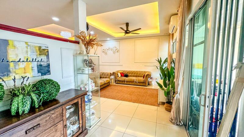 2-storey Terraced House for Sale in Bandar Saujana Putra (Tanjong Duabelas) - Aizuddin Ali - Living Room - PropertyGuru.com.my