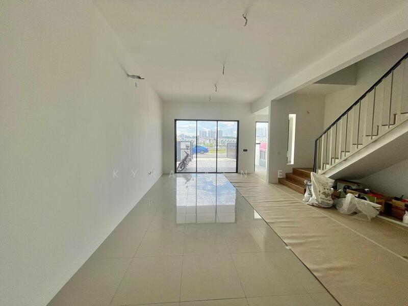 Facing Open Double Storey Terrace, Bandar Serenia, Dengkil Sepang (Type Anira) untuk Untuk Dijual - RM 790,000, Feb 2026 - Living Room - PropertyGuru.com.my