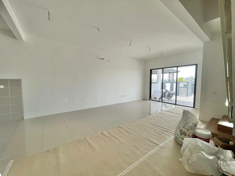 Facing Open Double Storey Terrace, Bandar Serenia, Dengkil Sepang (Type Anira) untuk Untuk Dijual - RM 790,000, Feb 2026 - Living Room - PropertyGuru.com.my