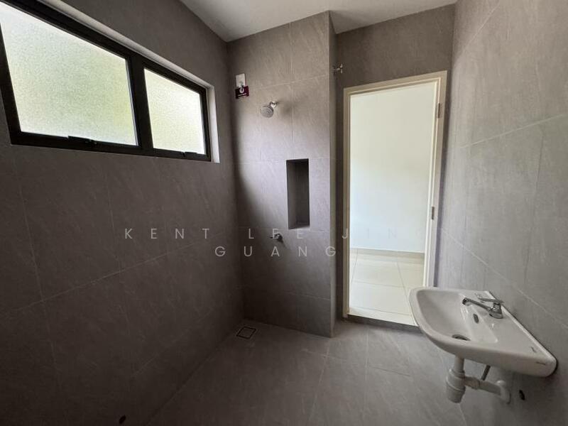 2-storey Terraced House for Sale in Taman Equine (Seri Kembangan) - Kent Lee Jing Guang - Bathroom - PropertyGuru.com.my