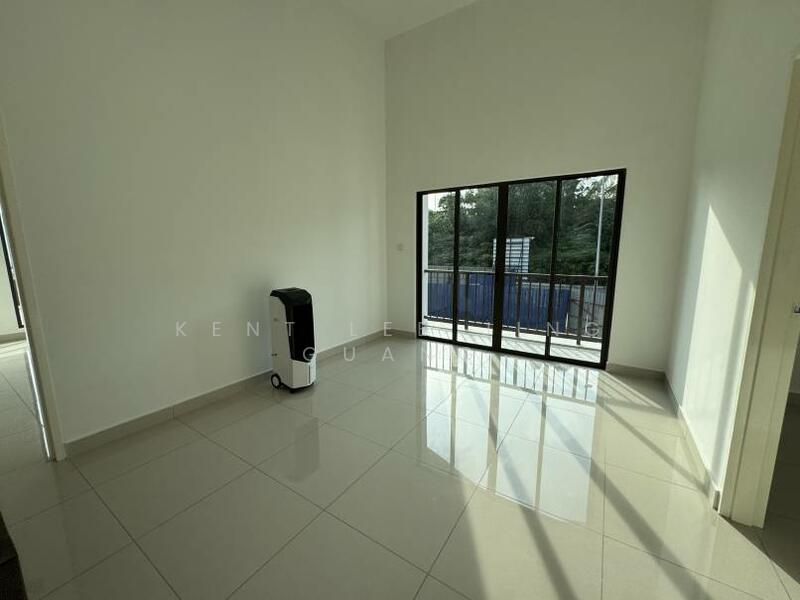 2-storey Terraced House for Sale in Taman Equine (Seri Kembangan) - Kent Lee Jing Guang - Living Room - PropertyGuru.com.my