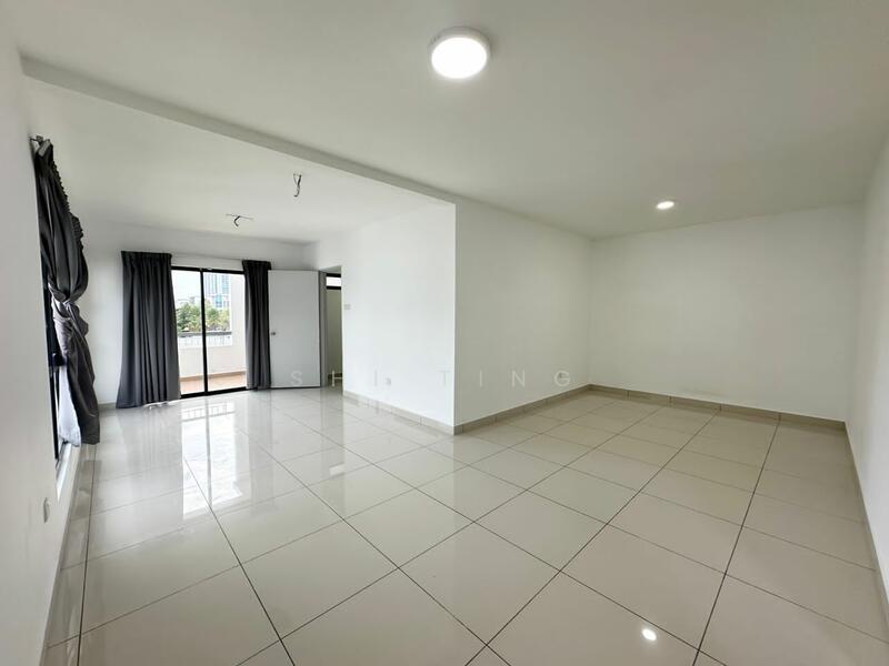 Cluster House for Sale in Taman Mutiara Mas (Skudai) - Shi Ting - Living Room - PropertyGuru.com.my