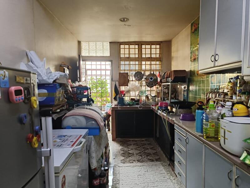 2-storey Terraced House for Sale in Taman Pelangi (Johor Bahru) - Jennie Chew - Kitchen - PropertyGuru.com.my