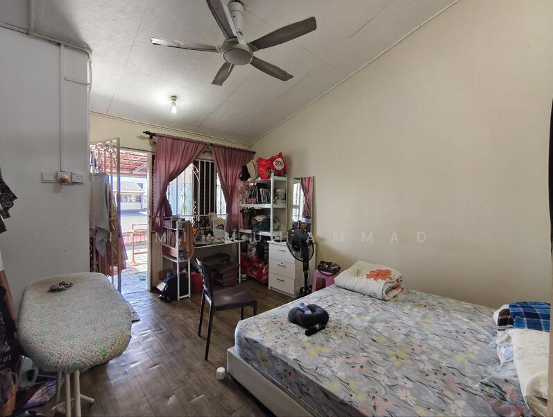 Semi-Detached House for Sale in Taman Paroi Jaya (Paroi) - Ismi Muhammad - Bedroom - PropertyGuru.com.my