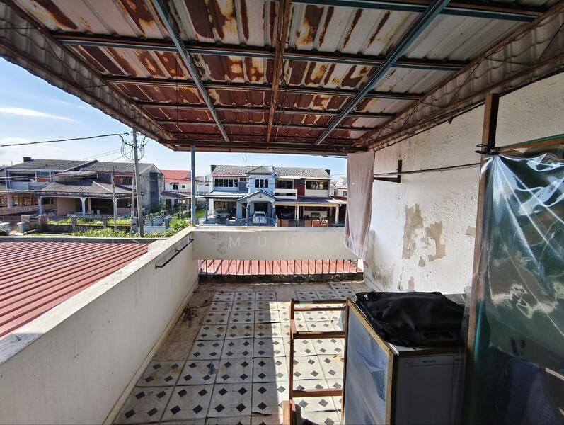 Semi-Detached House for Sale in Taman Paroi Jaya (Paroi) - Ismi Muhammad - Exterior - PropertyGuru.com.my