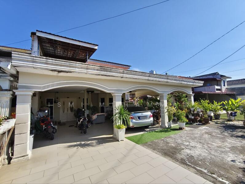 Semi-Detached House for Sale in Taman Paroi Jaya (Paroi) - Ismi Muhammad - Exterior - PropertyGuru.com.my
