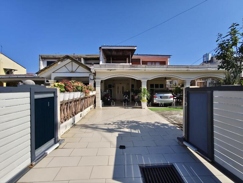 Semi-Detached House for Sale in Taman Paroi Jaya (Paroi) - Ismi Muhammad - Exterior - PropertyGuru.com.my