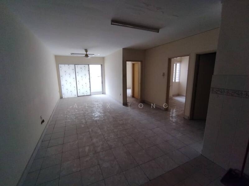 Flora Damansara Apartment untuk Untuk Dijual - RM 228,000, Feb 2026 - Living Room - PropertyGuru.com.my