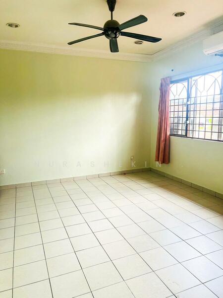 2-storey Terraced House for Sale in Taman Pinggiran Saujana (Kajang) - Nurashekin . - Bedroom - PropertyGuru.com.my