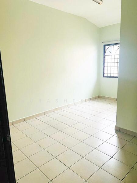 2-storey Terraced House for Sale in Taman Pinggiran Saujana (Kajang) - Nurashekin . - Bedroom - PropertyGuru.com.my