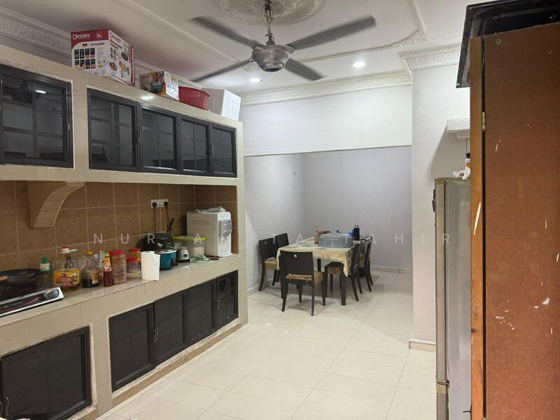 2-storey Terraced House for Sale in Seksyen 27 (Shah Alam) - Nur Amita Tahir - Kitchen - PropertyGuru.com.my