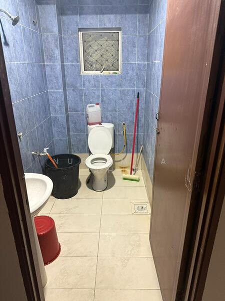 2-storey Terraced House for Sale in Seksyen 27 (Shah Alam) - Nur Amita Tahir - Bathroom - PropertyGuru.com.my