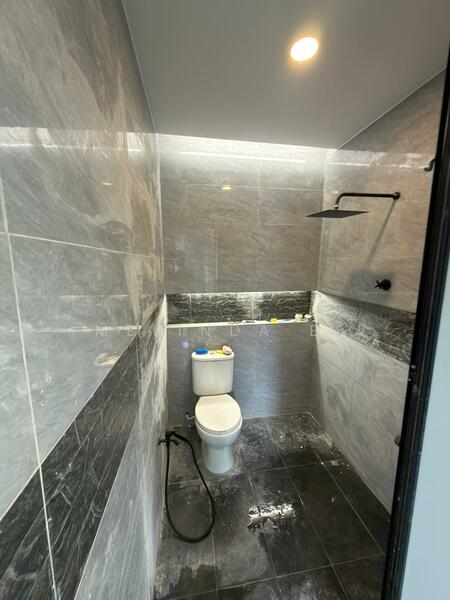 Taman Johor Jaya untuk Untuk Dijual - RM 600,000, Feb 2026 - Bathroom - PropertyGuru.com.my